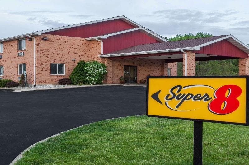 Super 8 by Wyndham Watseka 4