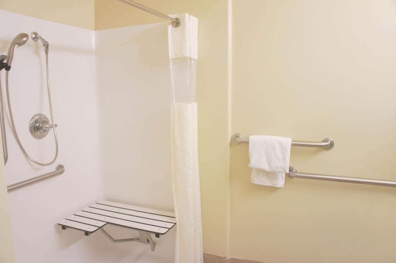 La Quinta Inn & Suites by Wyndham Moreno Valley 5