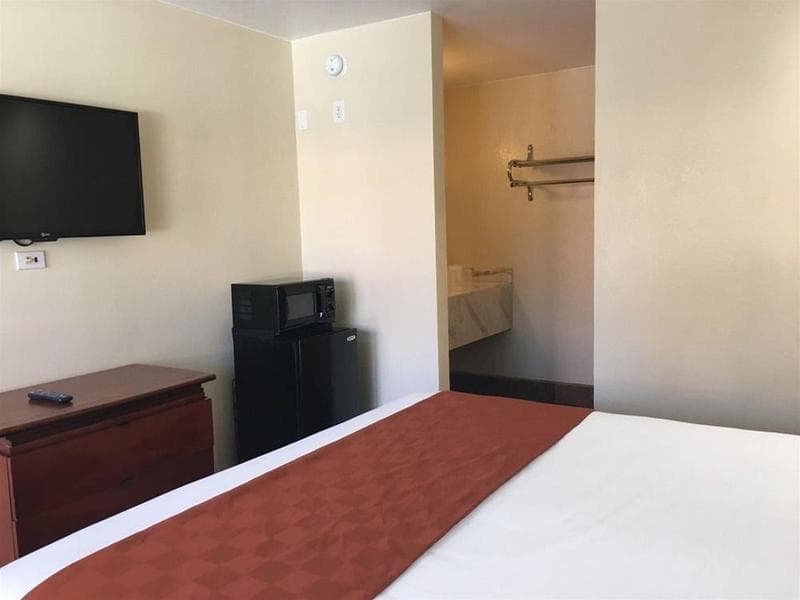 Colton Inn 4