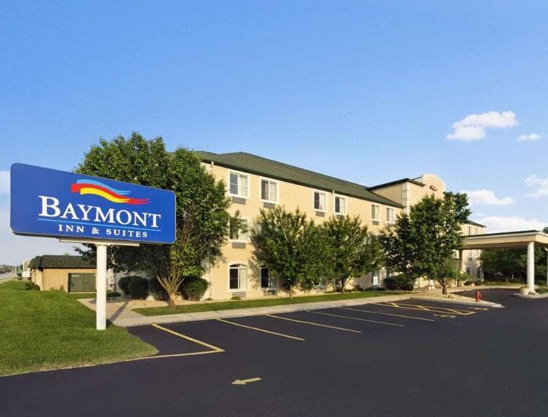 Baymont Inn & Suites Dekalb photo 1