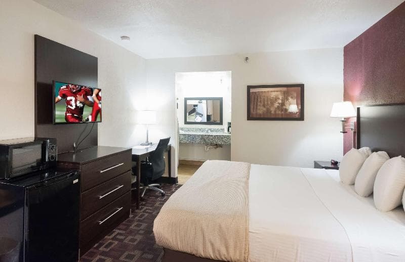 Red Roof Inn Oklahoma City Airport-Fairgrounds photo 1