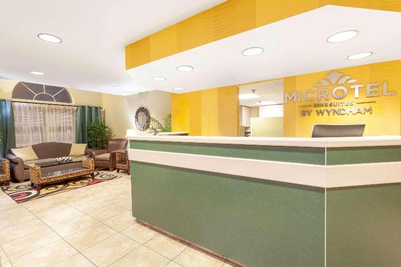 Microtel Inn & Suites by Wyndham Gulf Shores 4