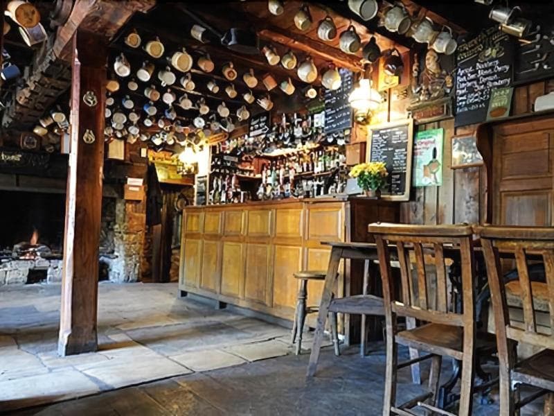 The Falkland Arms main