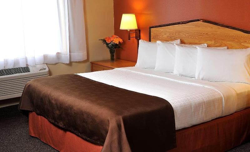 AmericInn by Wyndham Oswego 2