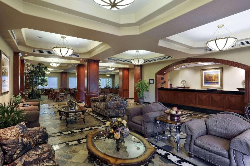 Ramada by Wyndham Olympia 4