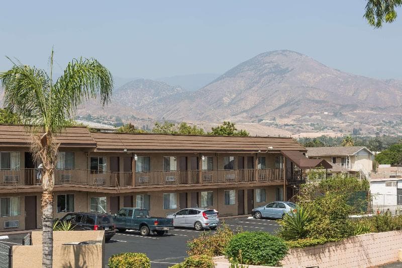 Days Inn by Wyndham San Bernardino 3