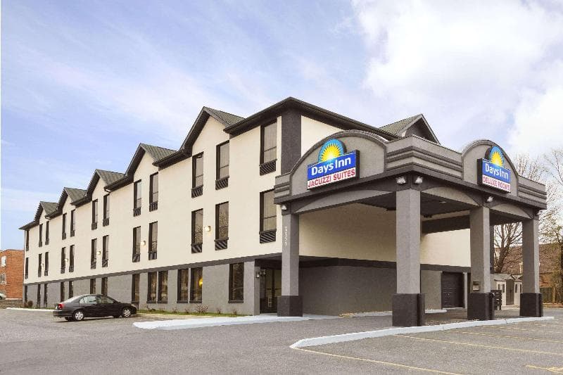 Days Inn By Wyndham Toronto East Lakeview 5
