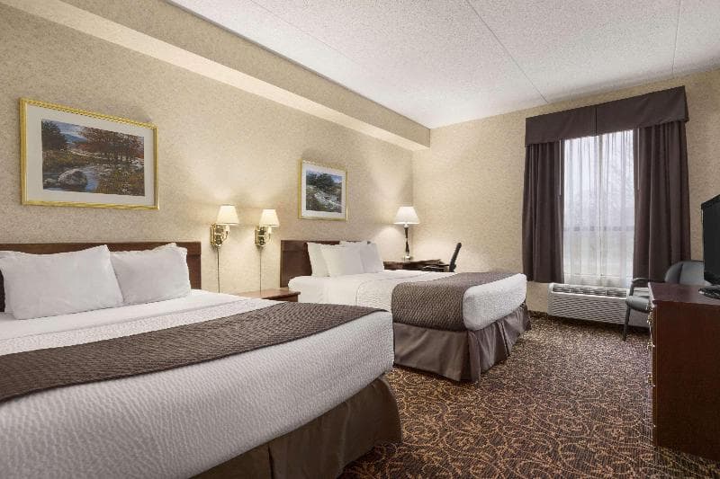 Days Inn By Wyndham Toronto East Lakeview 3