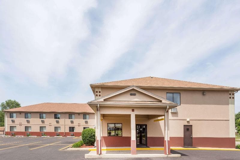 Super 8 by Wyndham Rock Falls Sterling Area 5