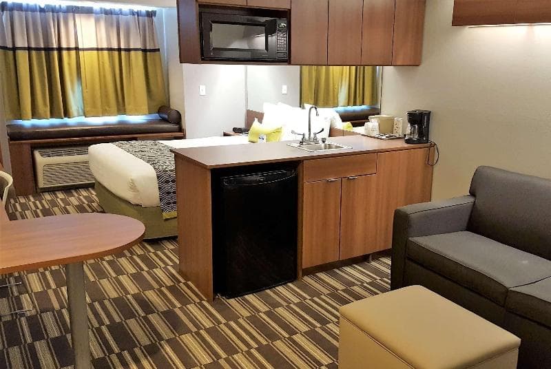 Microtel Inn & Suites by Wyndham Bellevue/Omaha 2
