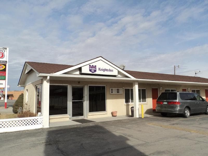 Knights Inn Ottawa 5