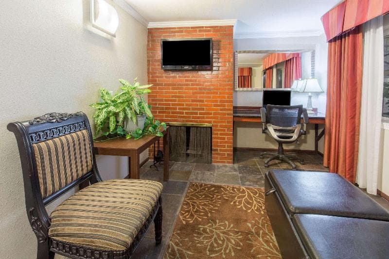 Global Inn photo 1
