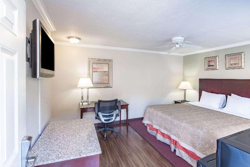 Global Inn 2