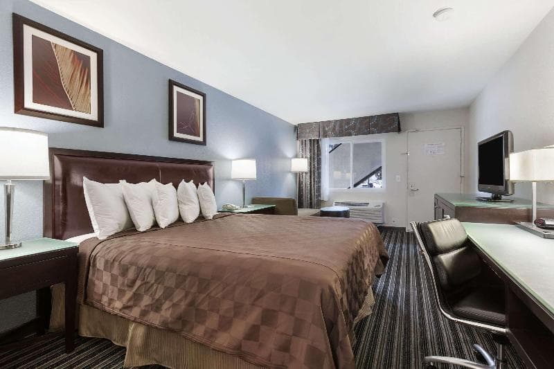 Days Inn By Wyndham Morton photo 1
