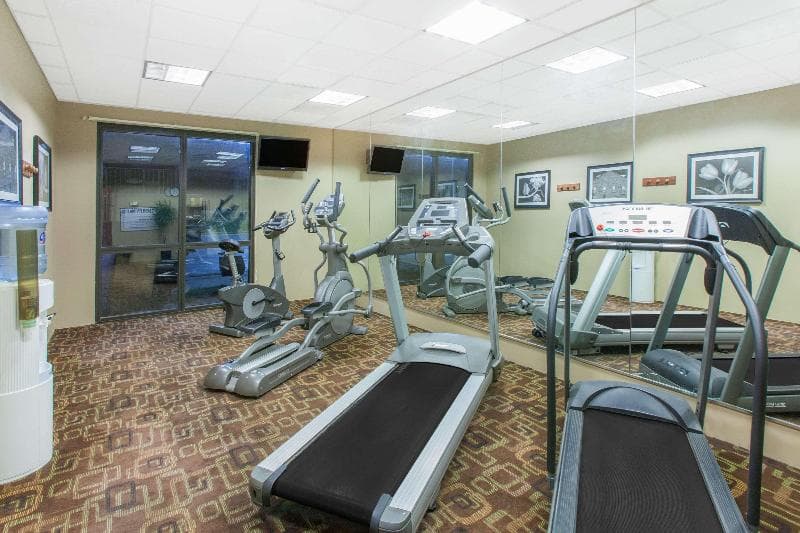 Hawthorn Suites by Wyndham Midwest City Tinker AFB 2