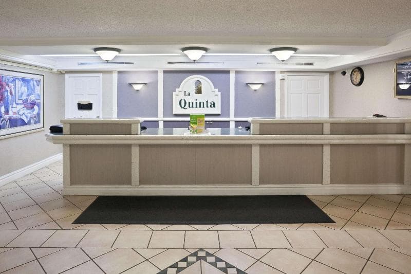 La Quinta Inn by Wyndham Omaha West 3