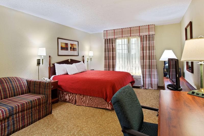 Country Inn & Suites by Radisson, Elgin, IL 4