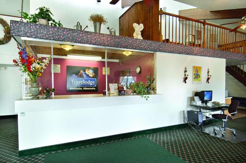 Travelodge by Wyndham Valleyfair Shakopee 4