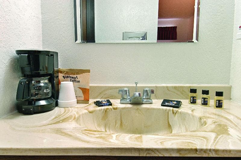 Travelodge by Wyndham Valleyfair Shakopee 3