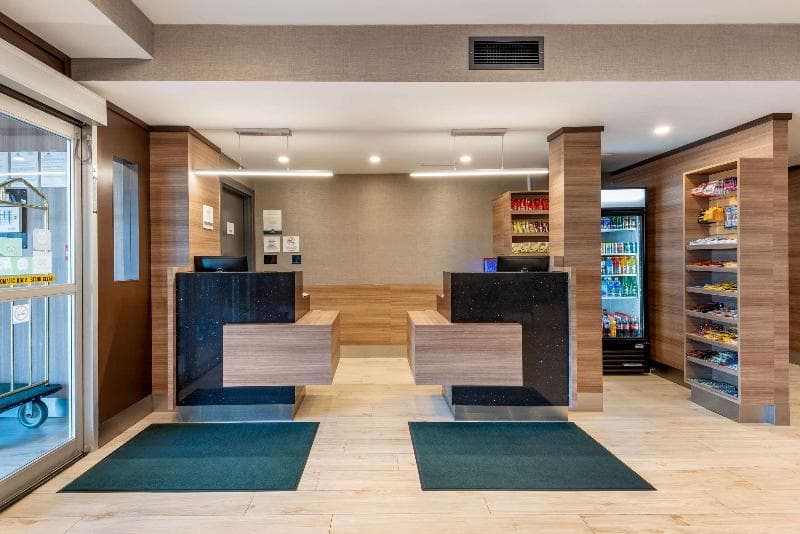 Quality Inn & Suites 5