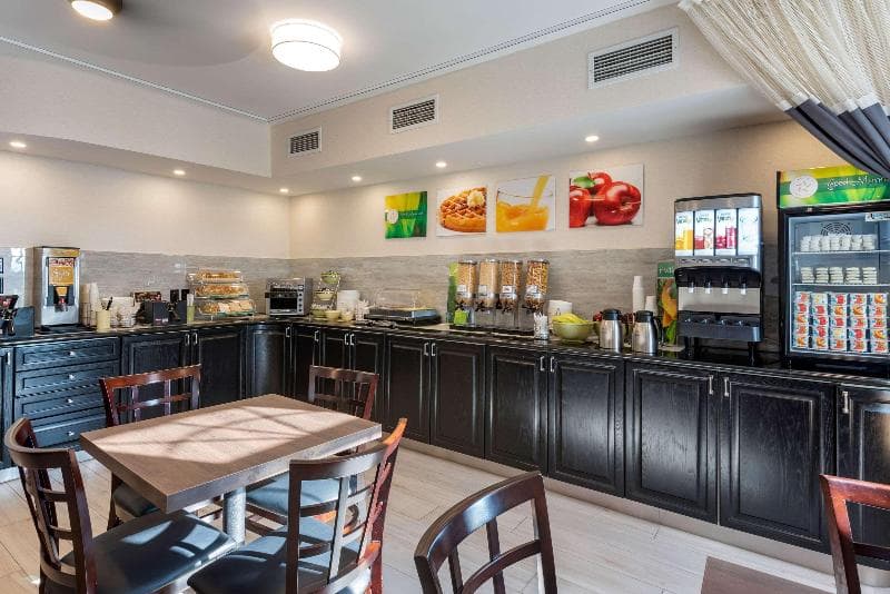 Quality Inn & Suites 3