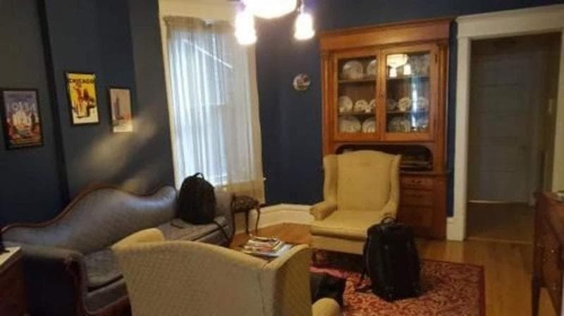 Old Chicago Inn 5