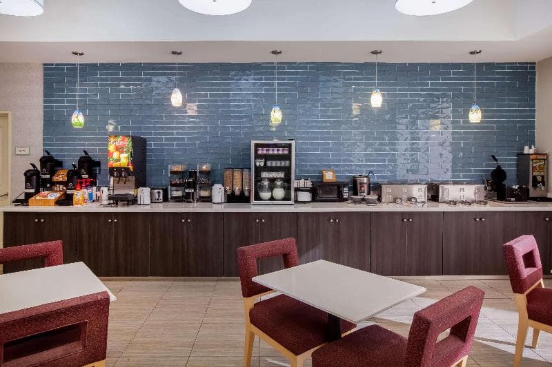La Quinta Inn & Suites by Wyndham Odessa North 3