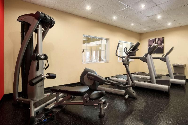 Country Inn & Suites Oklahoma City North 2