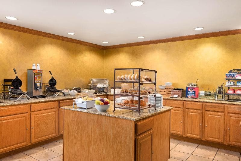 Country Inn & Suites By Radisson, Sycamore, Il 3