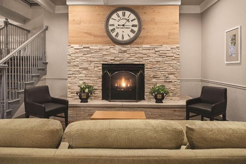 Country Inn & Suites by Radisson, Schaumburg, IL 3