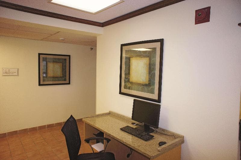 La Quinta Inn by Wyndham Omaha Southwest 1