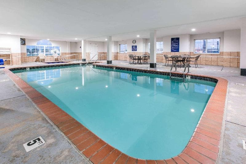 Microtel Inn & Suites by Wyndham Oklahoma City Airport 5