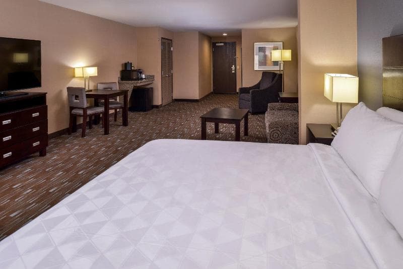 Holiday Inn Ontario Airport 4