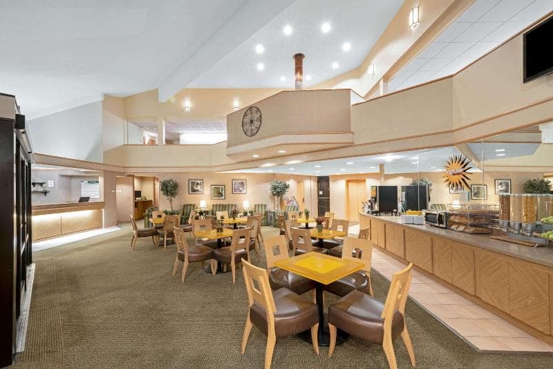 La Quinta Inn & Suites by Wyndham SLC - Layton 4