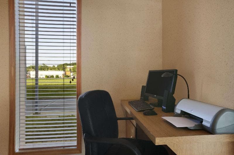 Super 8 by Wyndham Collinsville St. Louis 2