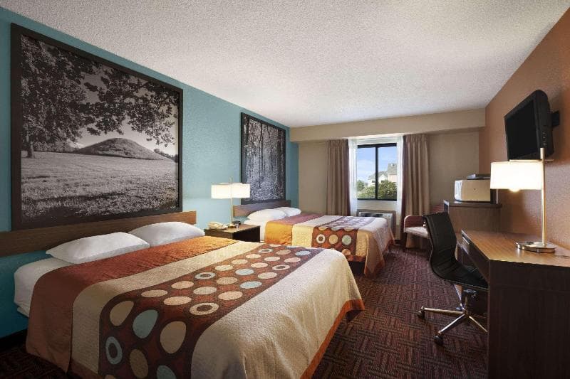 Super 8 by Wyndham Collinsville St. Louis photo 1