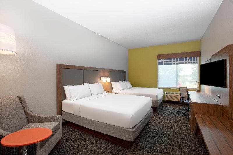 Holiday Inn Express Hotel & Suites Columbus 4