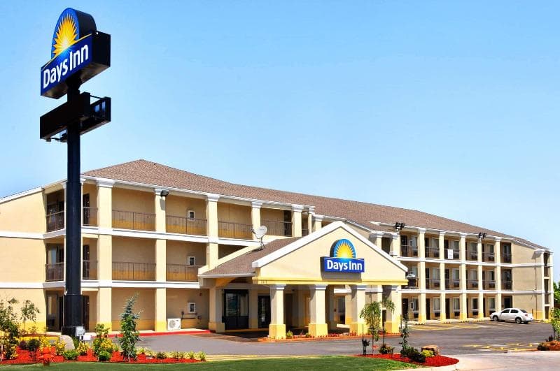 Days Inn By Wyndham Oklahoma City/Moore photo 1
