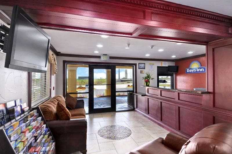 Days Inn By Wyndham Oklahoma City/Moore 3