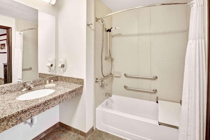 Days Inn By Wyndham Oklahoma City/Moore 5