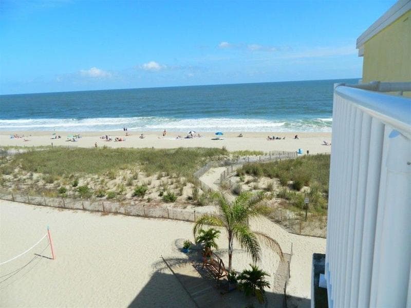 Atlantic Oceanfront Inn photo 1