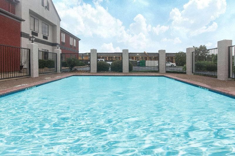 Super 8 By Wyndham Southaven 5