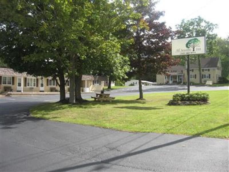All Seasons Inn photo 1