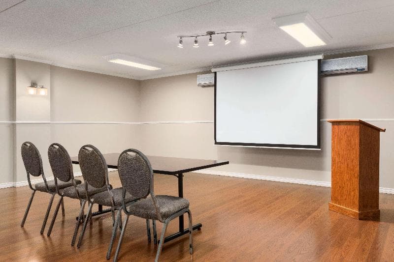 Travelodge By Wyndham Owen Sound photo 1
