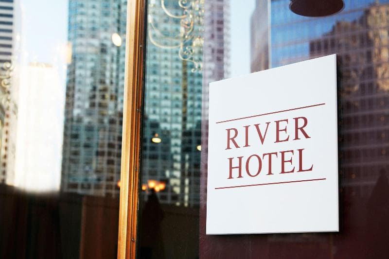 River Hotel 4