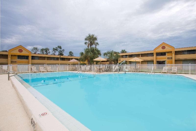 Days Inn by Wyndham Ocala North 5
