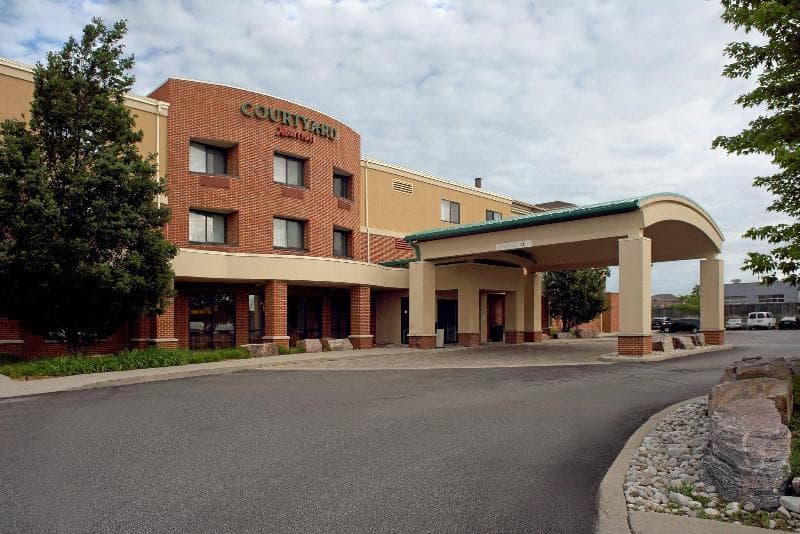 Courtyard Hamilton 4