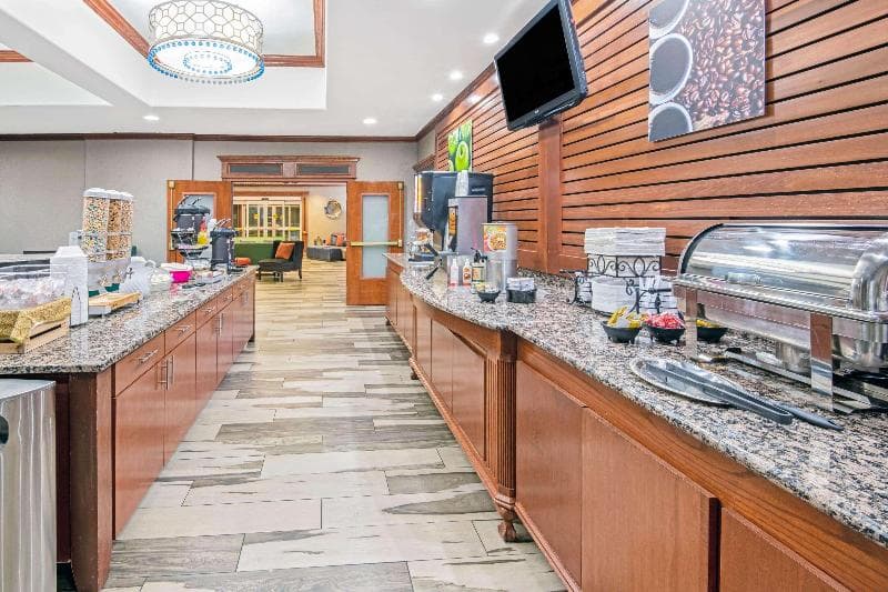 La Quinta Inn & Suites Oklahoma City-Moore 3