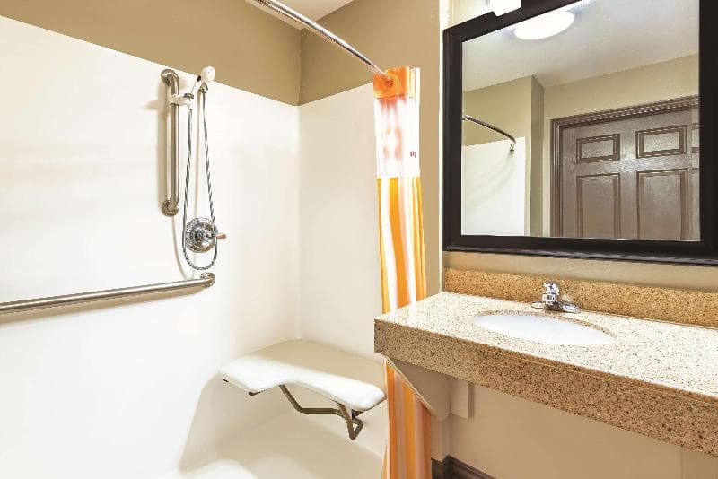 La Quinta Inn & Suites Oklahoma City-Moore 4
