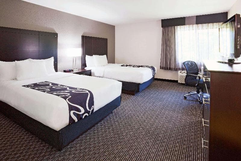 La Quinta Inn by Wyndham Oshkosh 4
